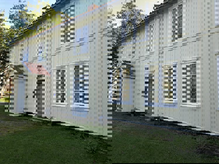 Hjelp oss med ny vegg til Historielagets Hus