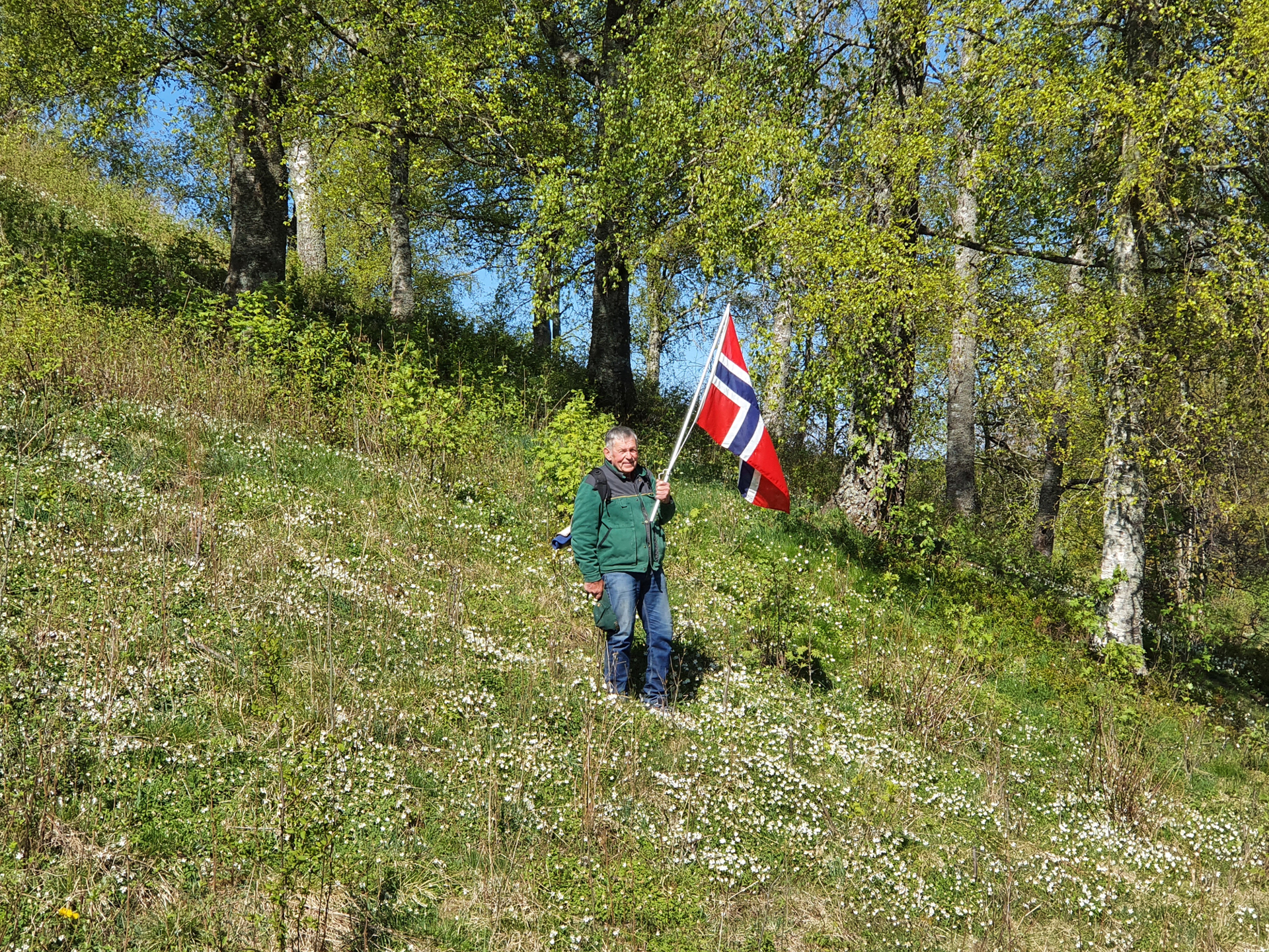 Hipp, hipp, hurra for 17. mai - og Raknehaugen! 