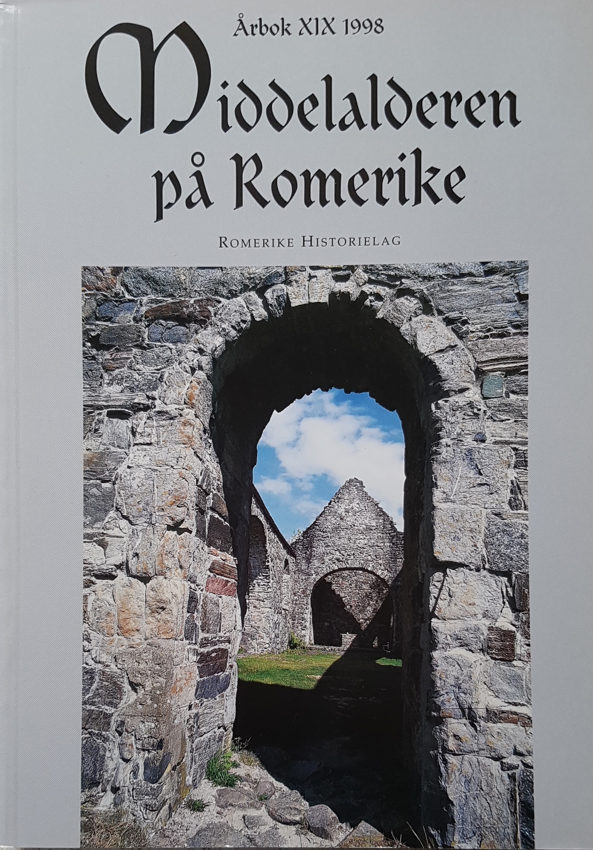 Fine årbøker til salgs